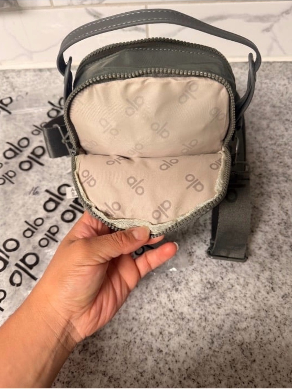 Alo Yoga unisex slate gray Crossbody Bag or shoulder bag - Picture 8 of 11